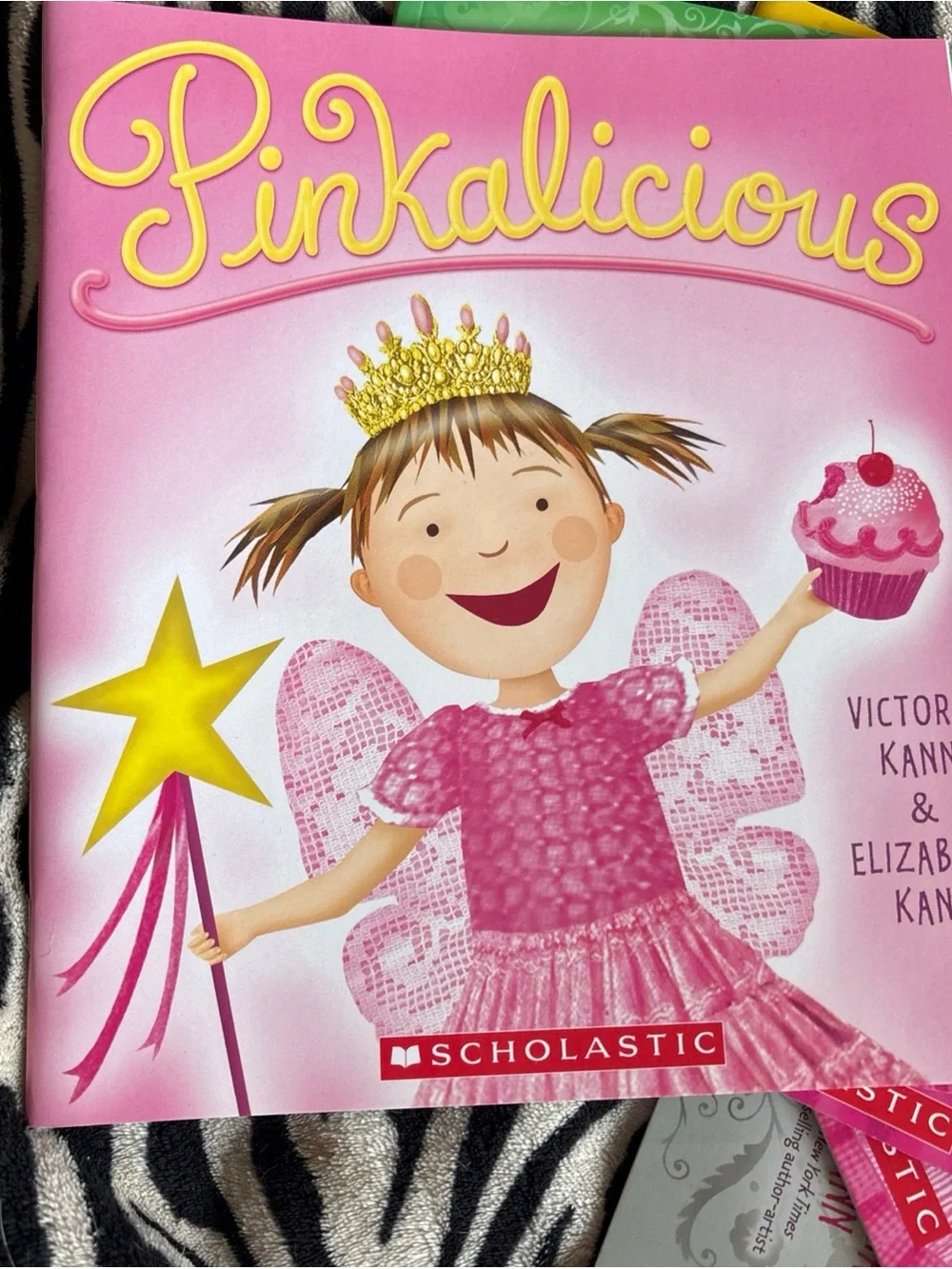 Scholastic Pinkalicious Picture Book Set - Pink, Purple, Yellow, Green